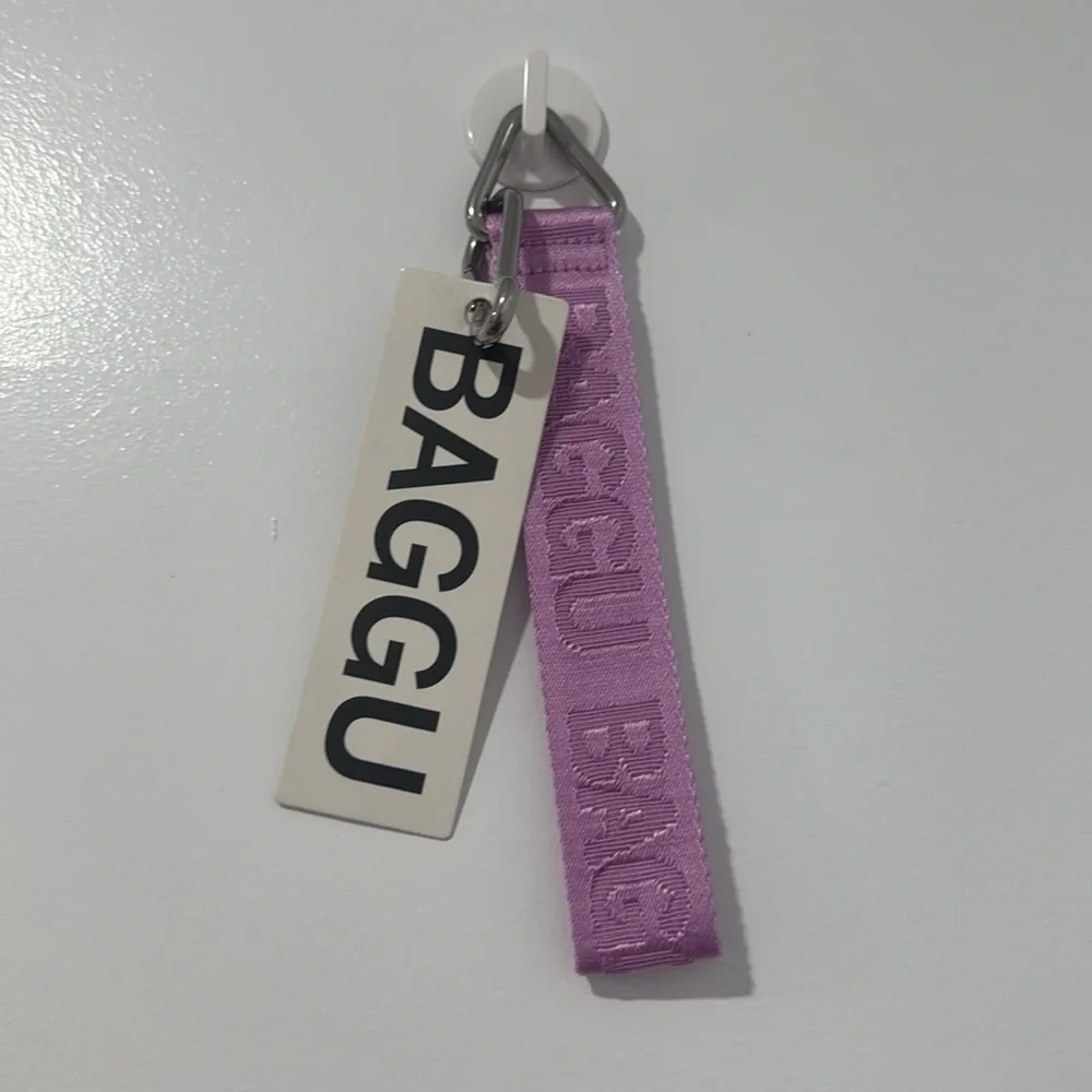 BAGGU Bright Pink Keychain